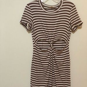 Short t-shirt dress